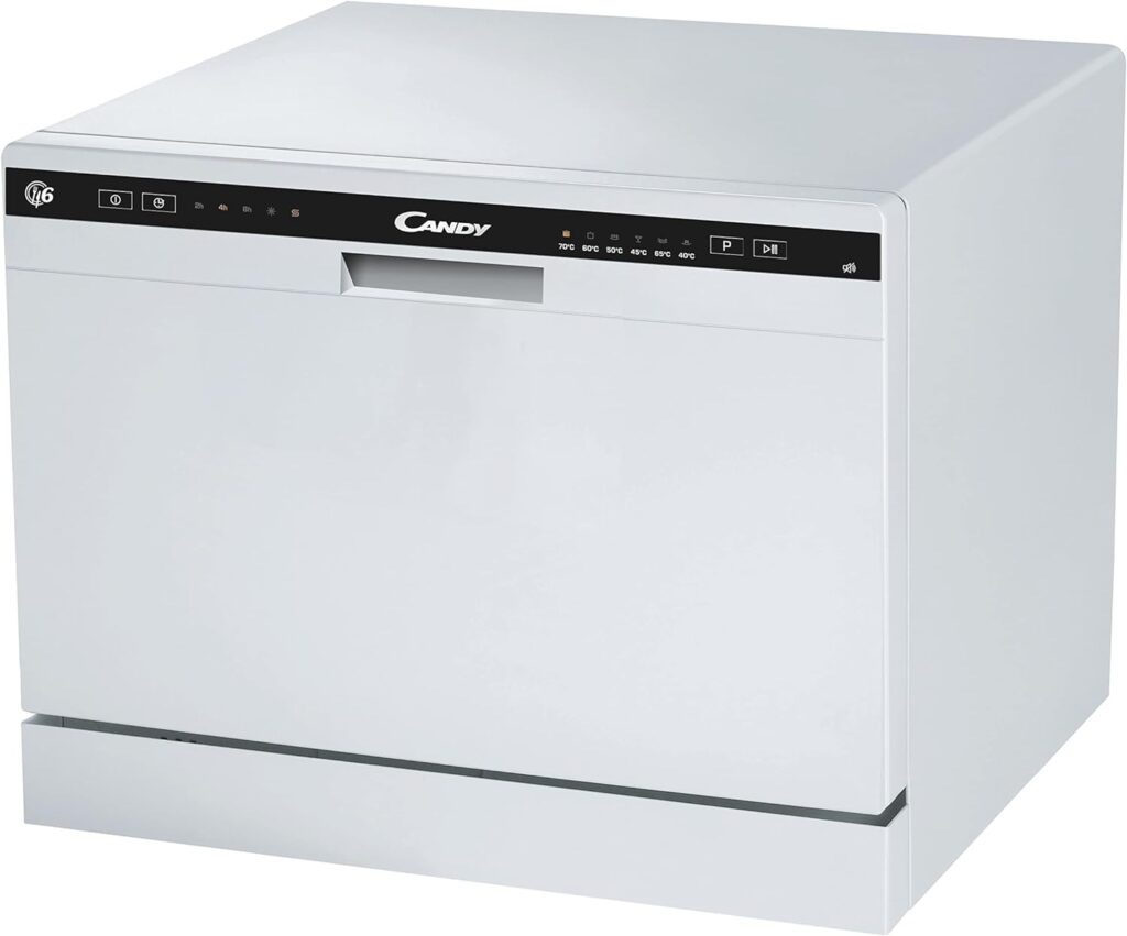 Mini lave-vaisselle CANDY CDCP 6/E-S fermé, vue de face, montrant le panneau de commande et le logo Candy en évidence sur fond blanc.